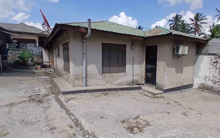 RESIDENTIAL PROPERTY FOR SALE BY AUCTION – KIMARA CORNER NEAR BRT